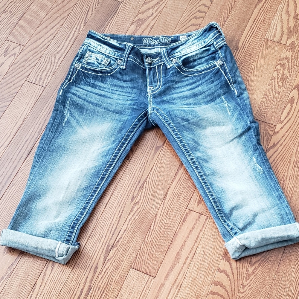 Miss Me Capris Size 26